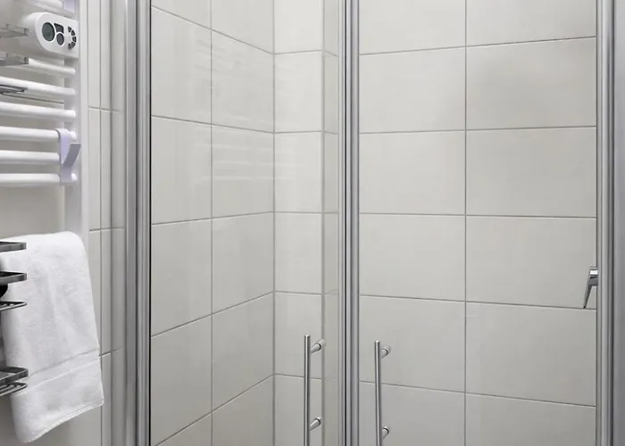 Nest By Comfort Housing - 1 Bedroom Apartment *